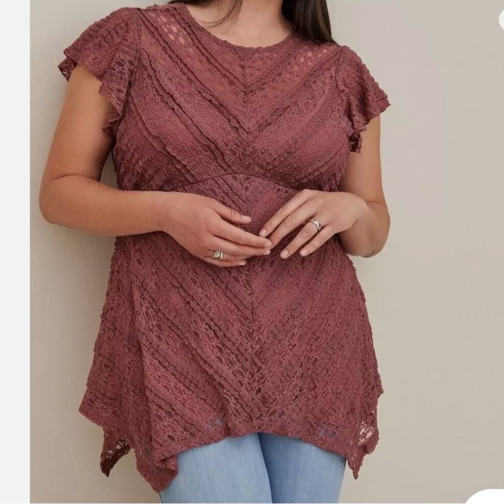 Torrid Babydoll Lace Crew Neck Sharkbite Hem Top Size 4X